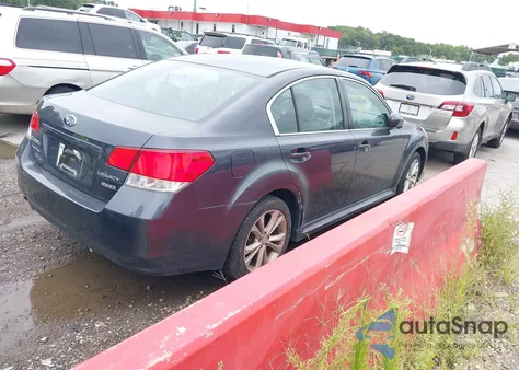 2013 Subaru Legacy 2.5I Premium из США, поврежденный, VIN 4S3BMBB63D3046677